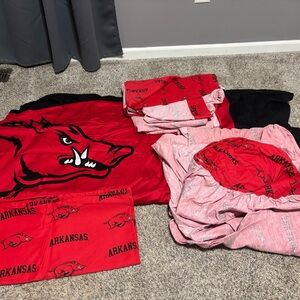 Arkansas Razorbacks sheet set and comforter- size King